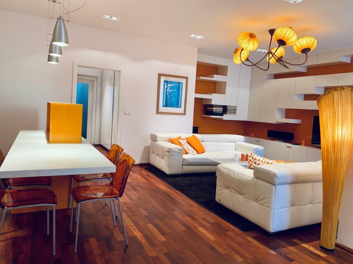Luxury Apartment In The Center Of Prag Exterior foto