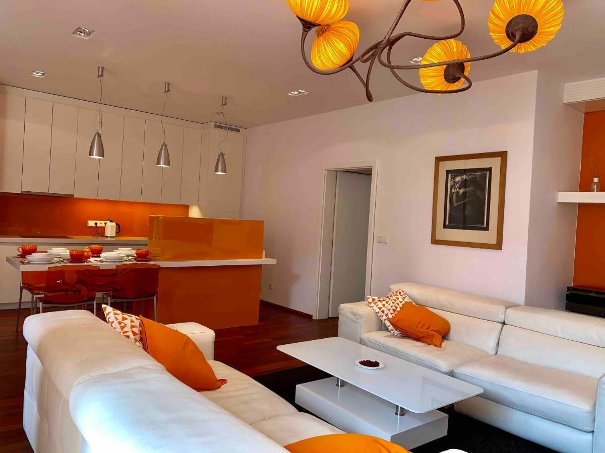 Luxury Apartment In The Center Of Prag Exterior foto