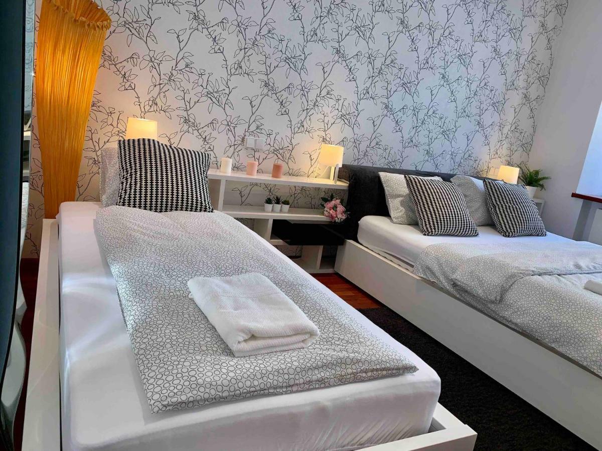 Luxury Apartment In The Center Of Prag Exterior foto